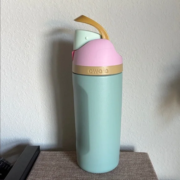 Owala Freesip 12oz and 16oz water Bottles - Picture 5 of 12